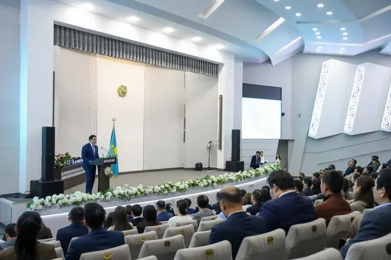 В Министерстве промышленности и строительства провели торжественную церемонию в честь Дня Республики (9)