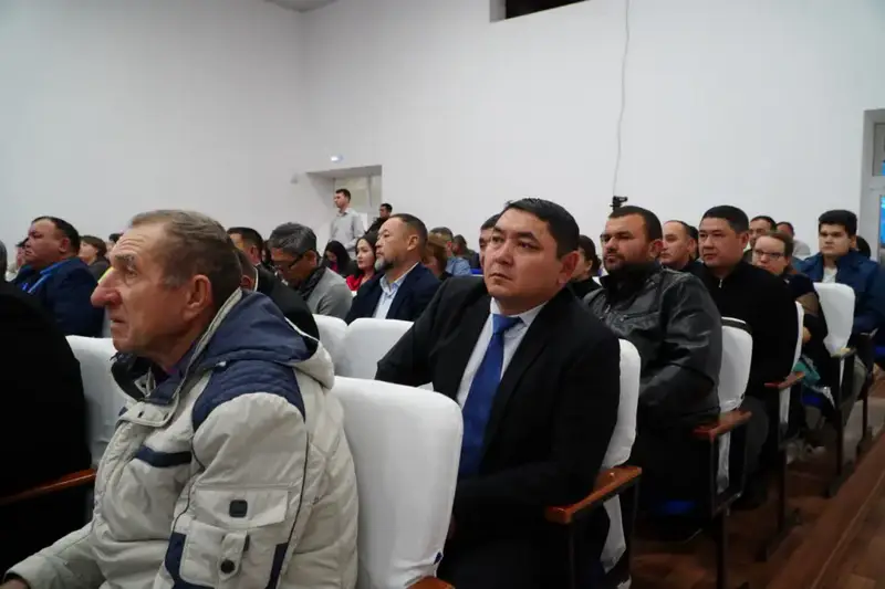 Аким Акмолинской области Марат Ахметжанов встретился с жителями Егиндыкольского района (7)