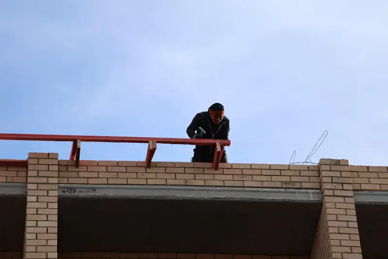 В Буландынском районе возводят 120-квартирный дом по программе «Реновация» (3)