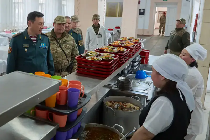 Главнокомандующий Национальной гвардией проверил воинские части в городе Усть-Каменогорск (7)