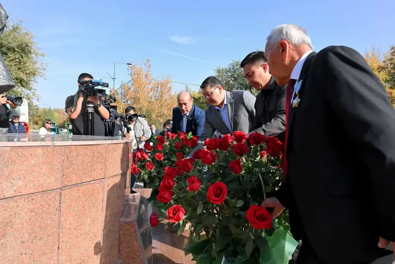 В Шымкенте был показан спектакль «Абай айтқан «Еңлік-Кебек» (2)