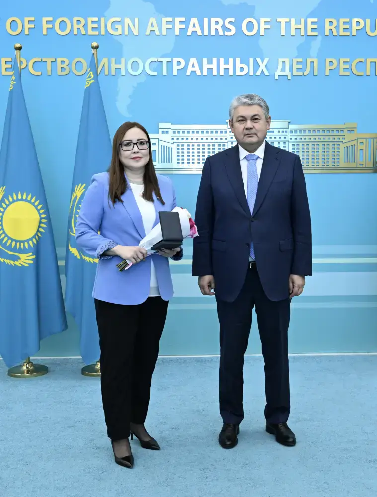 В преддверии Дня Республики в МИД Казахстана состоялось торжественное собрание (8)