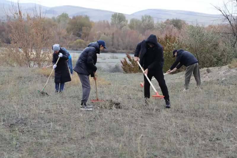 «Таза Қазақстан»: в Жетісу провели субботник в преддверии празднования Дня Республики (9)