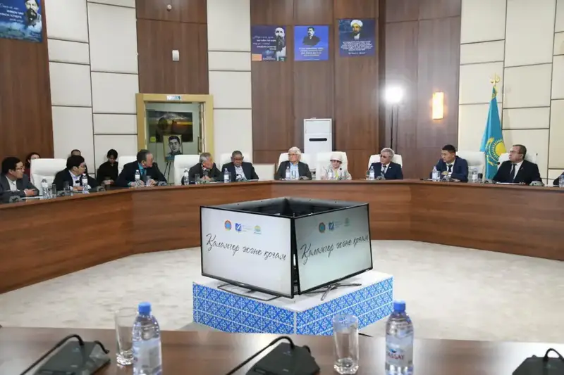 Слово как мост: писатели Астаны обсуждают духовные ценности в преддверии Дня Республики Астане