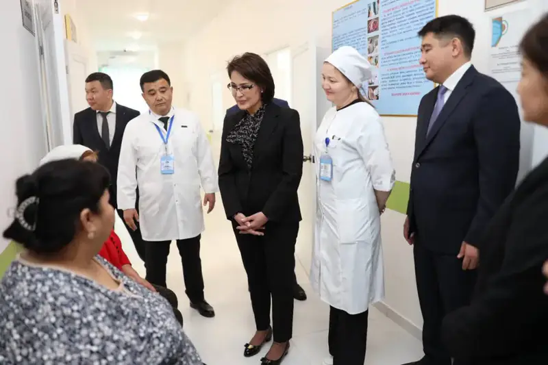 Посещение министром здравоохранения амбулатории в селе Маржанбулак: акцент на доступности медицинских услуг Астане