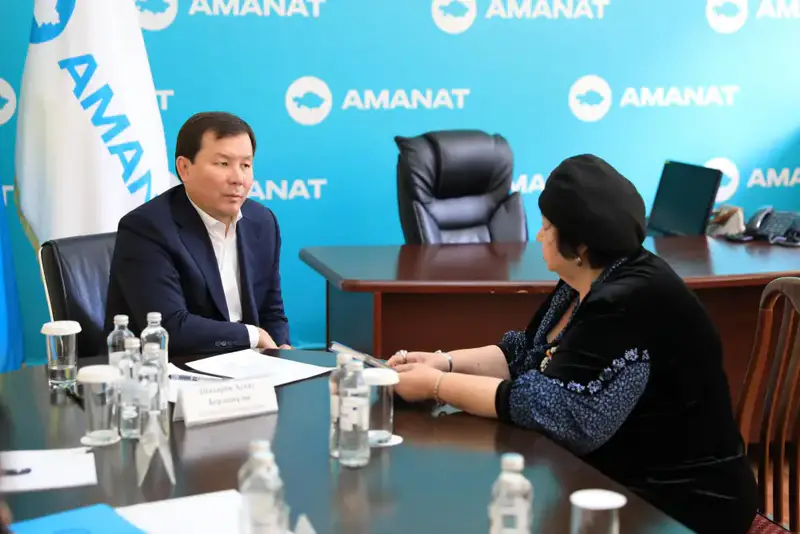 ?? Аким области провел личный прием граждан (7)