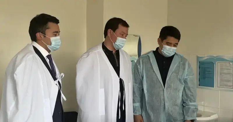 Глава региона Асхат Шахаров посетил Хромтаускую районную больницу (4)