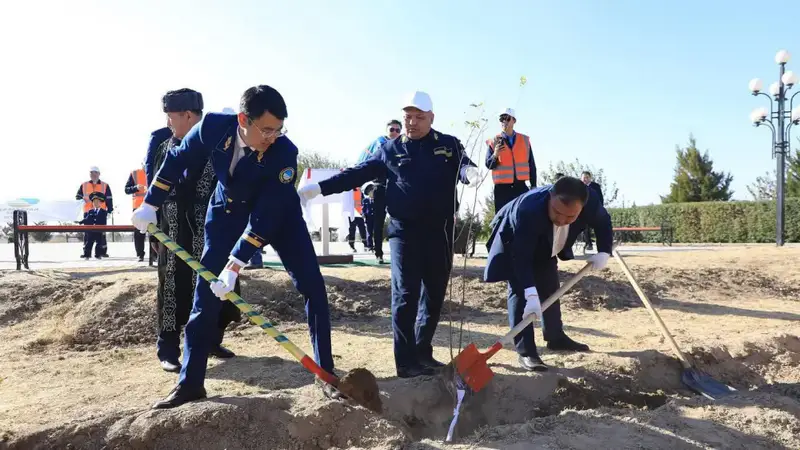 В Арысе железнодорожники высадили 120 деревьев в рамках программы «Taza Қазақстан» Астане