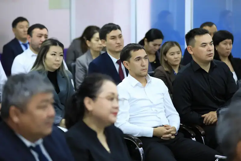 Обсуждение стратегий развития сельских территорий на встрече с акимами и новыми госслужащими в Актюбинской области Астане