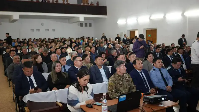 Аким ВКО провел встречу с населением Уланского района (9)