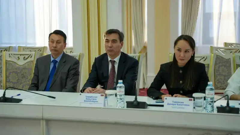 Круглый стол Института законодательства и правовой информации: приоритетные задачи по нормотворчеству и правовому информированию Астане