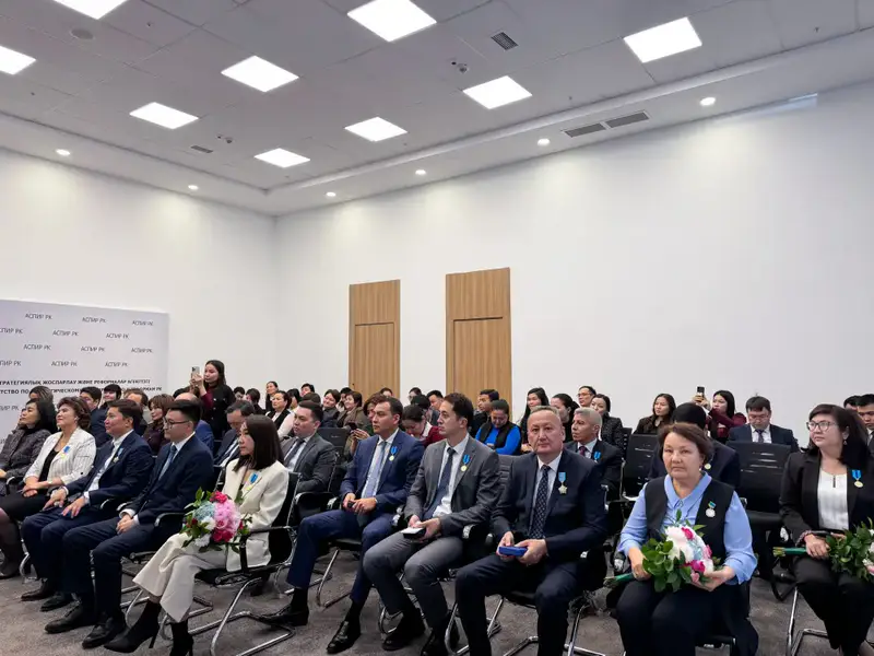 В Агентстве состоялось торжественное мероприятие ко Дню Республики (9)