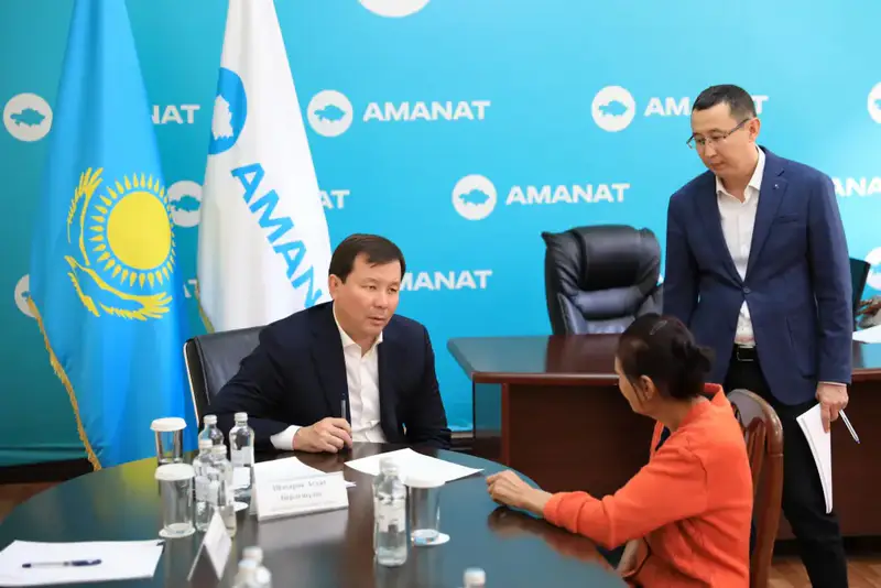 ?? Аким области провел личный прием граждан (8)