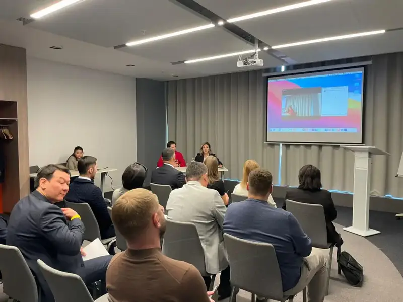 Первый вице-министр торговли и интеграции обсудила с алматинским бизнесом актуальные вопросы в сфере торговли. (2)