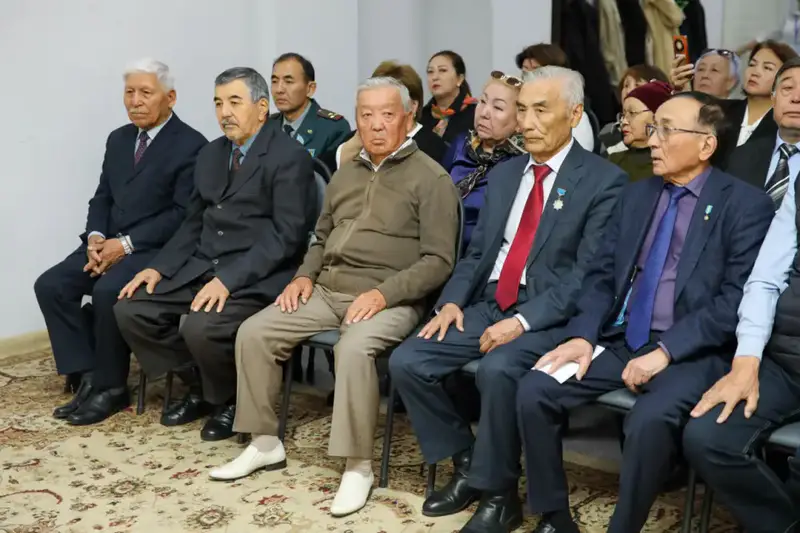 Ветераны передадут книгу «Астана. Поколение победителей» в библиотеки школ (2)