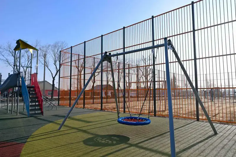 В Семее в микрорайоне «Юность» строится современное общественное пространство (3)