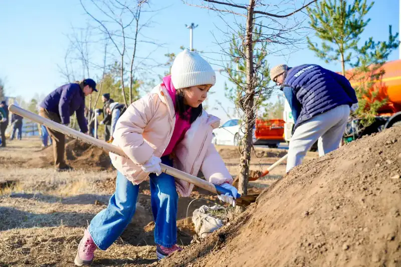 Более 1 млн зеленых насаждений высадят в Астане в текущем году (2)