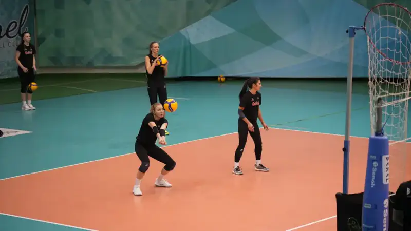 Спортсменки женского волейбольного клуба «Berel» ВКО вошли в тройку сильнейших команд страны (7)