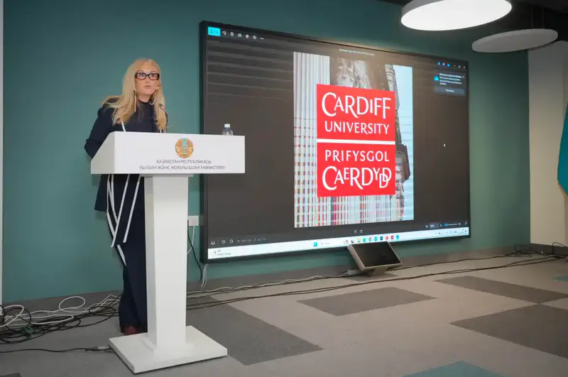 Международные эксперты обсудили перспективы интеграции искусственного интеллекта в систему высшего образования Казахстана (6)