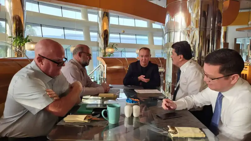 Министр экологии Е.Нысанбаев встретился с Генеральным директором ГЭФ на Всемирном конгрессе в Абу-Даби Астане