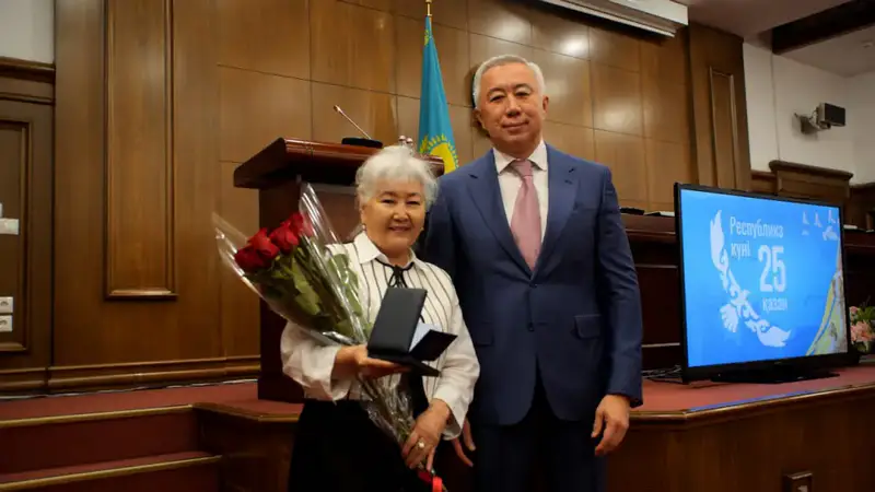 В МНЭ прошла торжественная церемония ко Дню Республики (9)