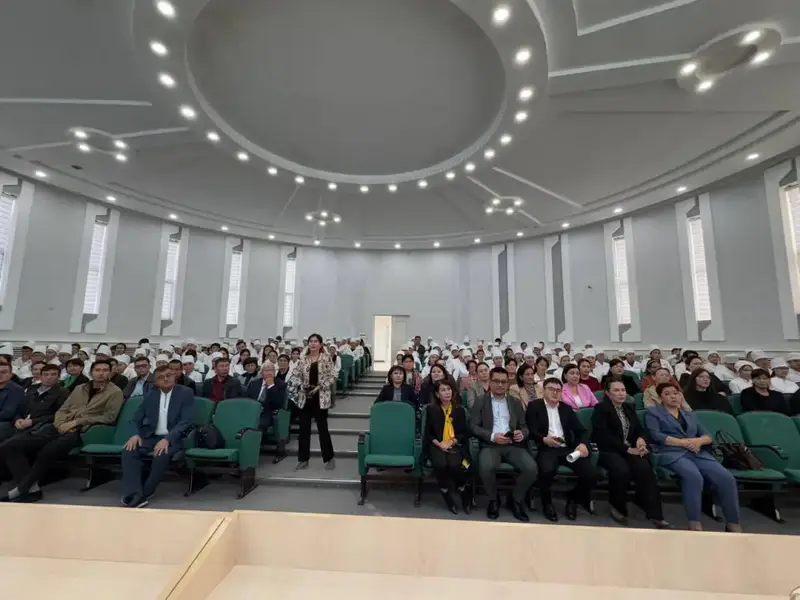 СПЕЦИАЛИСТЫ НИИКВБ ОБСУДИЛИ С УЗБЕКСКИМИ КОЛЛЕГАМИ НОВЫЕ МЕТОДЫ ЛЕЧЕНИЯ ЭНДОКРИННЫХ ЗАБОЛЕВАНИЙ (3)