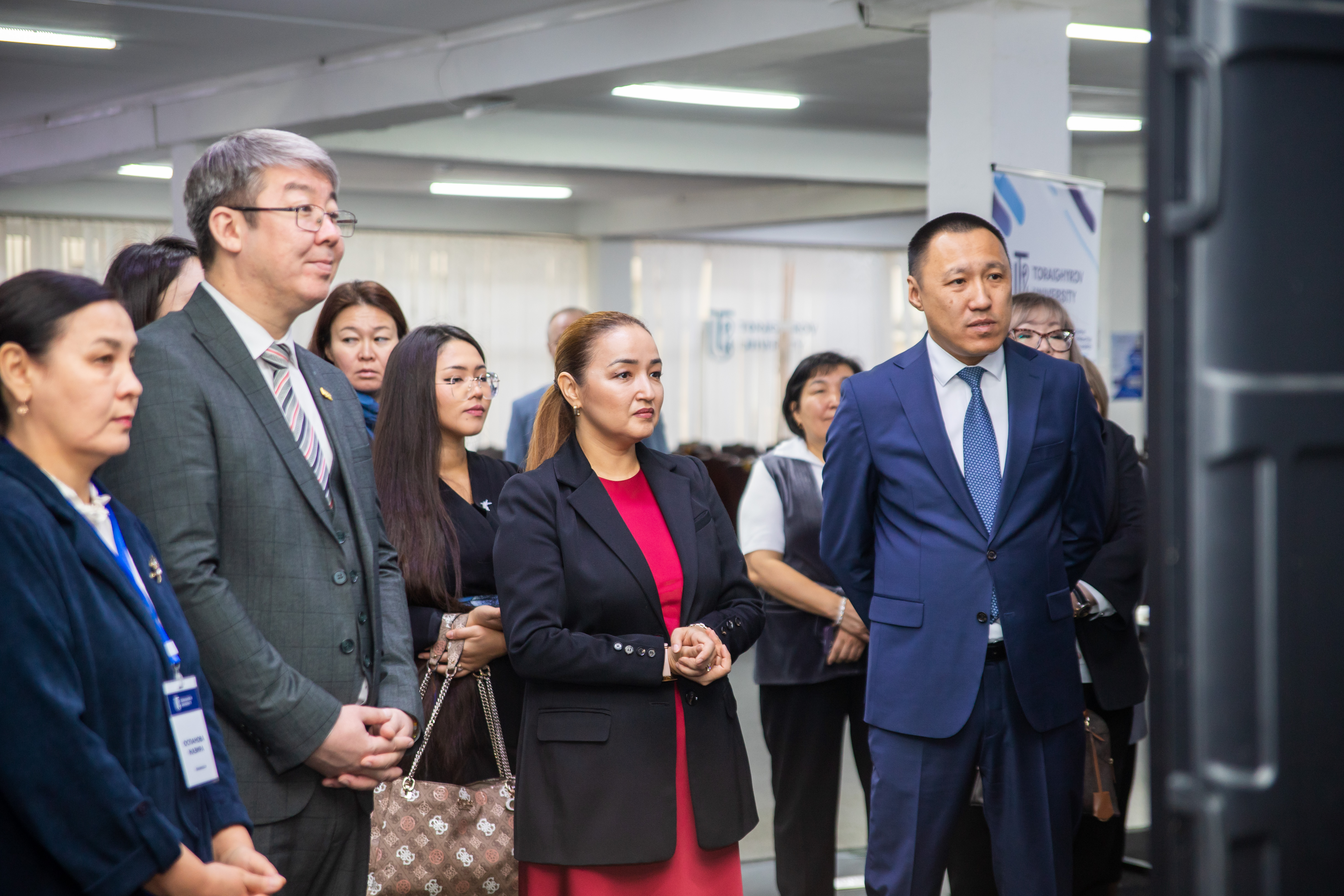 Обсуждение внедрения ИИ в образование на встрече с жителями Павлодарской области
