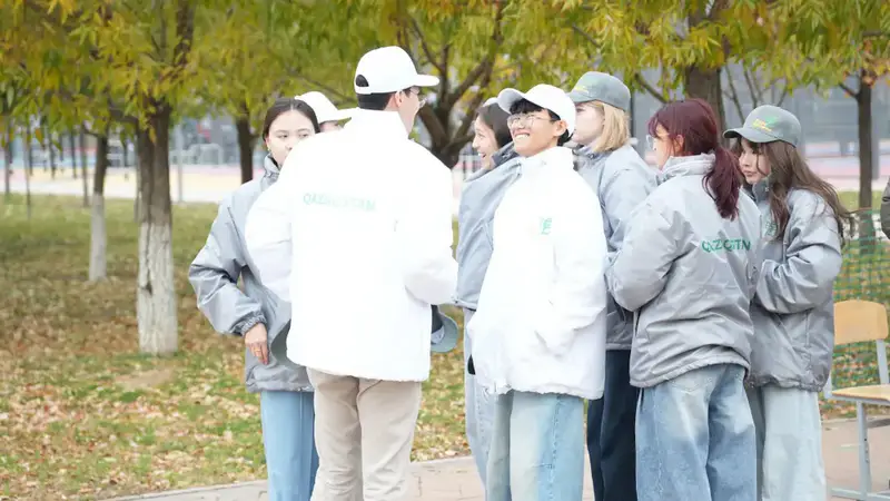 Более 150 тысяч жителей вышли на общегородской субботник в Астане (9)