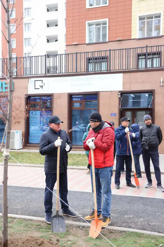В рамках республиканской экологической акции «Таза Қазақстан» коллектив Высшего Судебного Совета Республики Казахстан принял участие в общегородском субботнике (7)