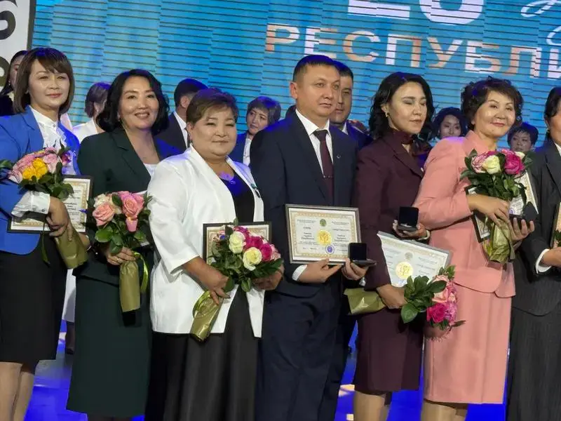 Два учителя Карагандинской области победили на республиканском конкурсе «Лучший педагог – 2025» (2)