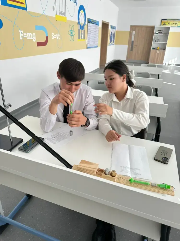 В области Абай в новой школе «Келешек мектеп» прошёл день открытых дверей в необычном формате (7)