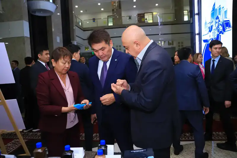 Чествование лучших и признание заслуг дорожников Казахстана: В Министерстве транспорта впервые отметили День работников автодорожной отрасли (4)