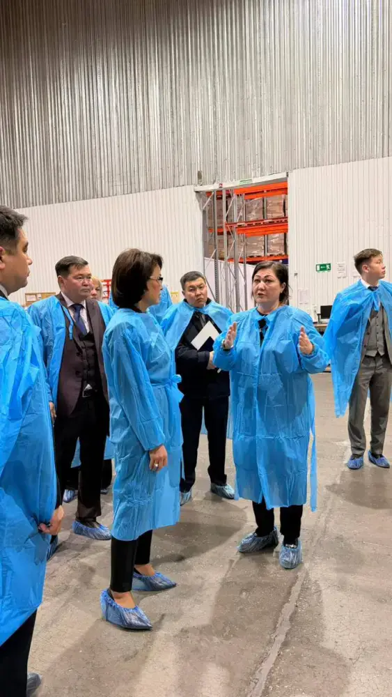 ГЛАВА МИНЗДРАВА ПОСЕТИЛА ЛЕКАРСТВЕННЫЙ ХАБ В АКТЮБИНСКОЙ ОБЛАСТИ (2)