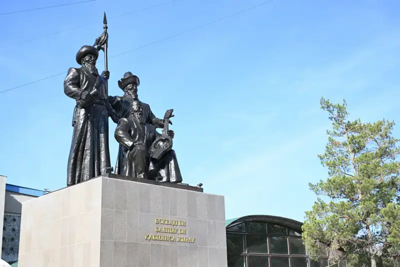 Новый сквер и памятники в Жетісу обновлены Астане