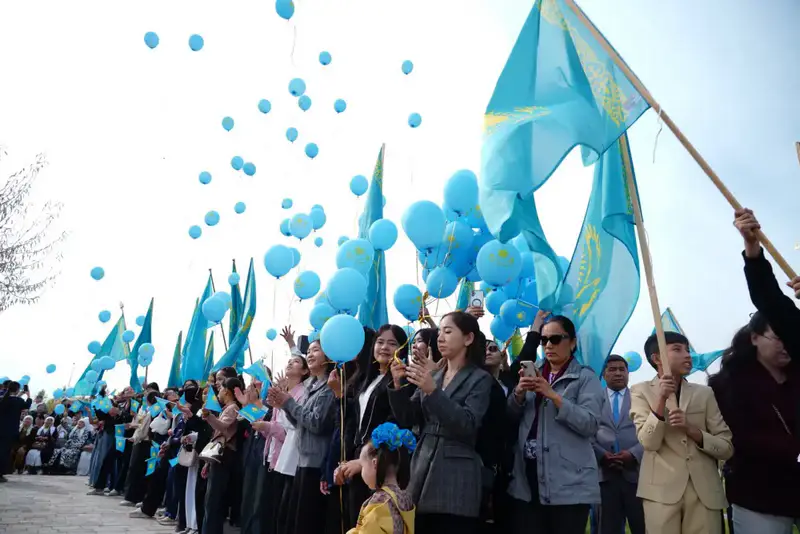 В ТУРКЕСТАНЕ ПРОШЛА ЦЕРЕМОНИЯ ПОДНЯТИЯ ГОСУДАРСТВЕННОГО ФЛАГА В ЧЕСТЬ ДНЯ РЕСПУБЛИКИ (5)