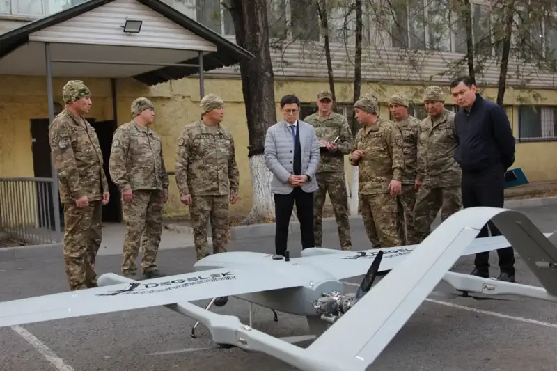 Заместитель министра оценил цифровую трансформацию военного вуза (4)