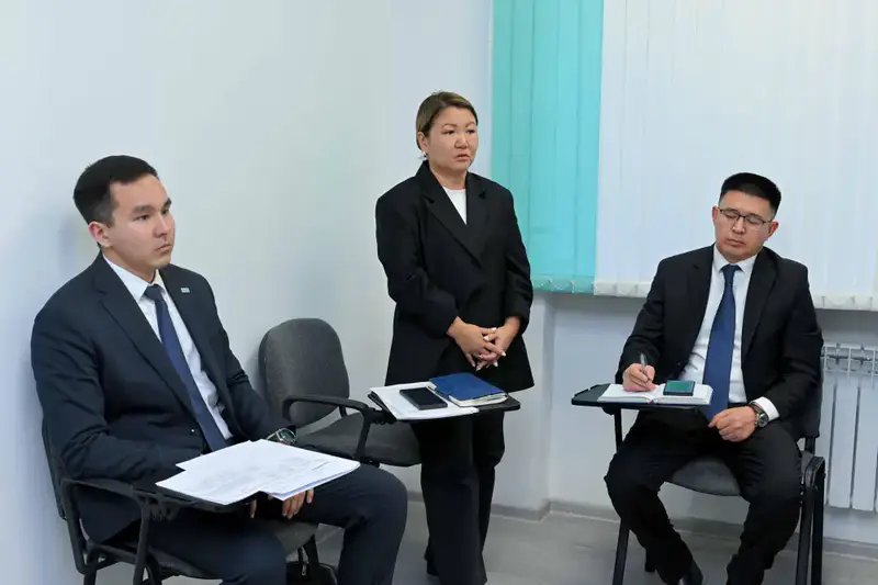 Аким области Абай Берик Уали встретился с гражданами для обсуждения актуальных вопросов Астане