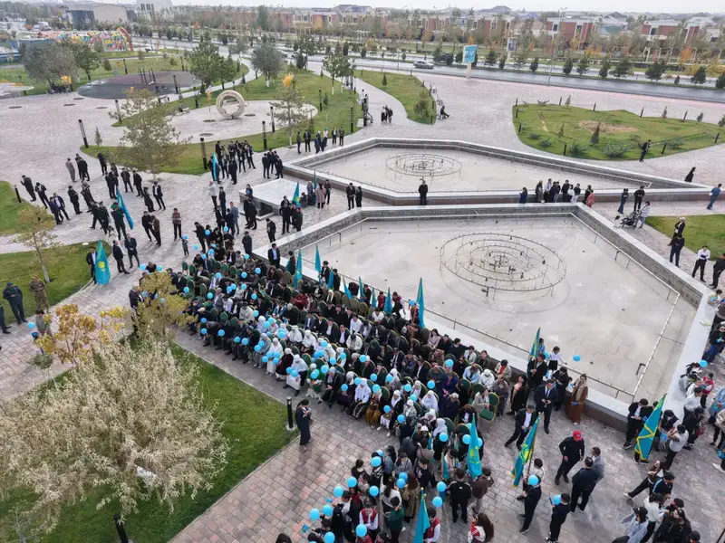 В ТУРКЕСТАНЕ ПРОШЛА ЦЕРЕМОНИЯ ПОДНЯТИЯ ГОСУДАРСТВЕННОГО ФЛАГА В ЧЕСТЬ ДНЯ РЕСПУБЛИКИ (4)