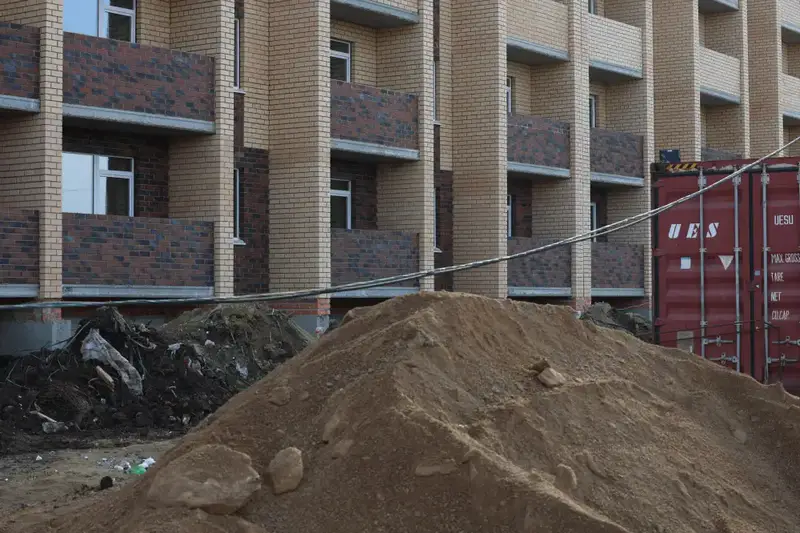 В Буландынском районе возводят 120-квартирный дом по программе «Реновация» (4)