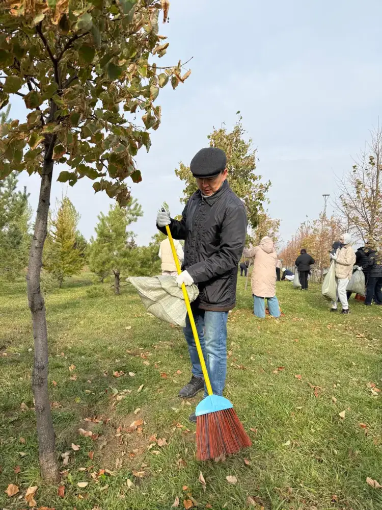 Сотрудники Комитета приняли участие в субботнике в рамках акции «Таза Қазақстан» (3)