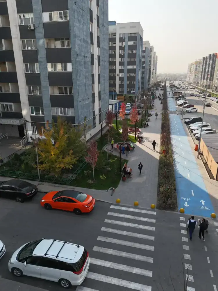 В Наурызбайском районе Алматы открыто новое прогулочное пространство с пешеходной аллеей и спортивными площадками Астане