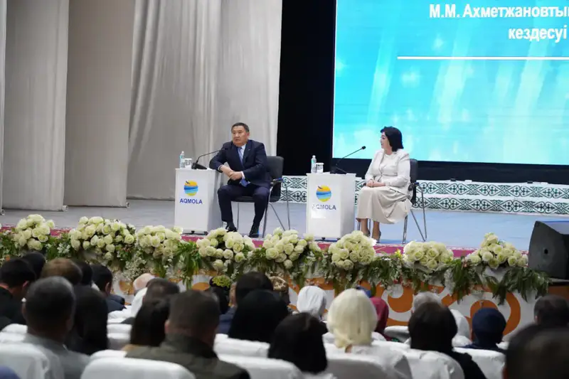 Марат Ахметжанов обсудил с жителями Атбасарского района итоги уборочной кампании и вопросы развития региона (5)