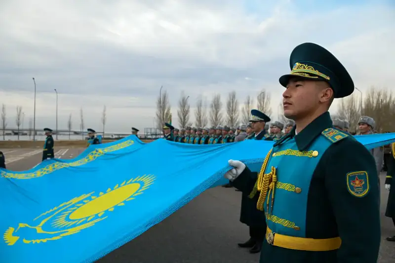 В День Республики в воинских частях прошла церемония поднятия Государственного флага (10)