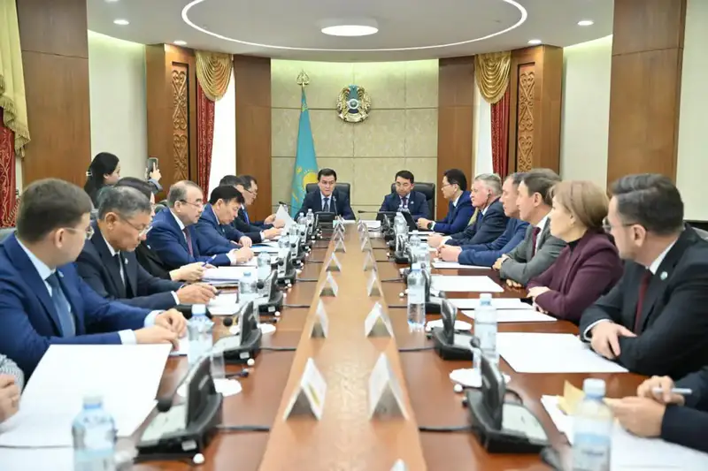 В Сенате прошел круглый стол о значении Декларации о государственном суверенитете для правового государства Астане