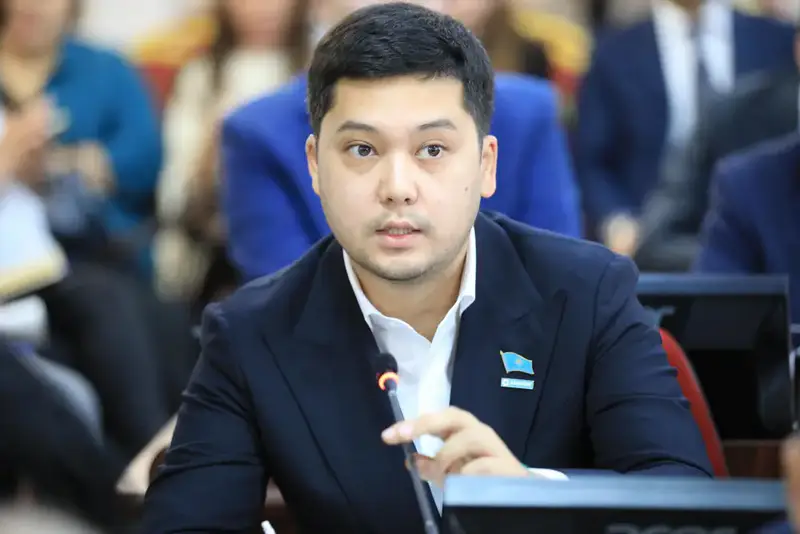 Асхат Шахаров поделился планами развития региона на сессии маслихата (4)