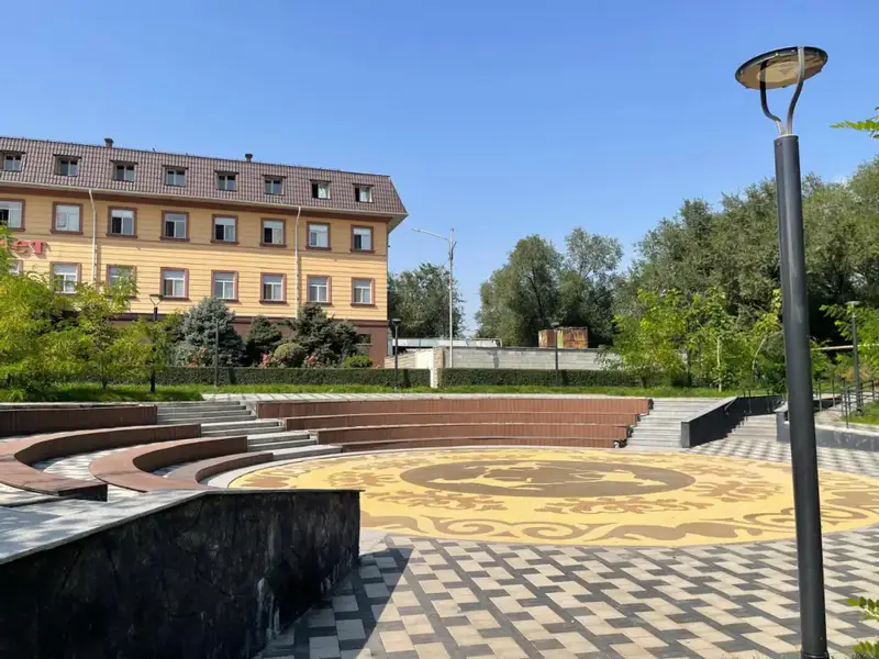 В Алматы после работ по благоустройству открыли сквер у озера Карасу в честь Дня Республики (3)