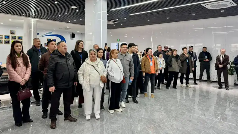 Делегация ВКО изучает опыт Китая в сфере цифровизации и передовых технологий (4)