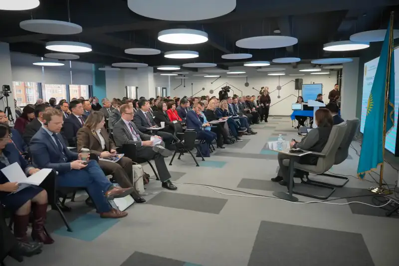 Международные эксперты обсудили перспективы интеграции искусственного интеллекта в систему высшего образования Казахстана (8)