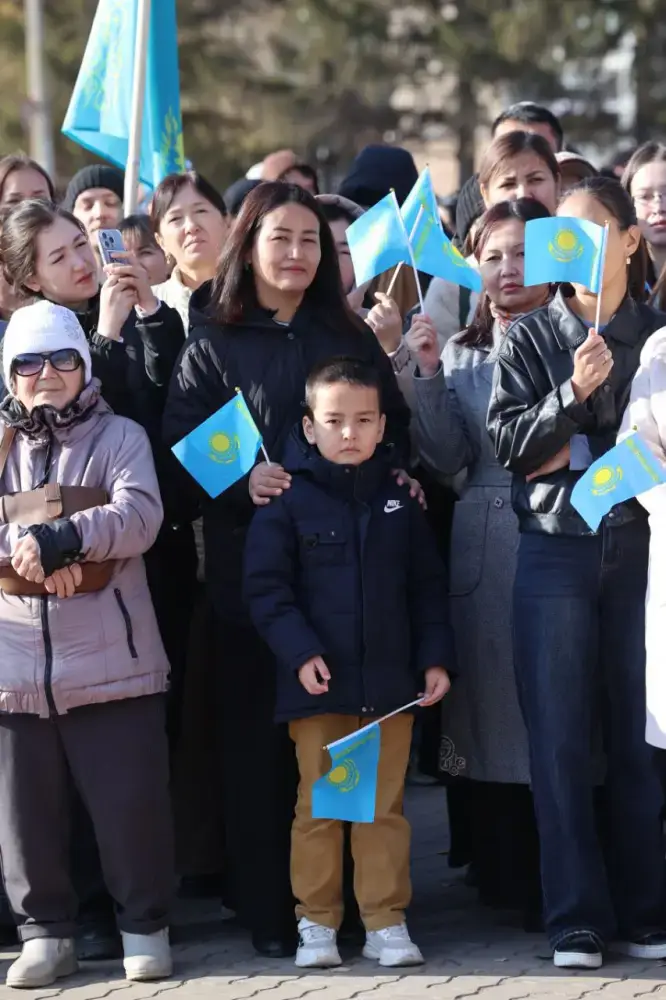 В Рудном состоялась торжественная церемония поднятия Государственного Флага Республики Казахстан в честь Дня Республики (7)