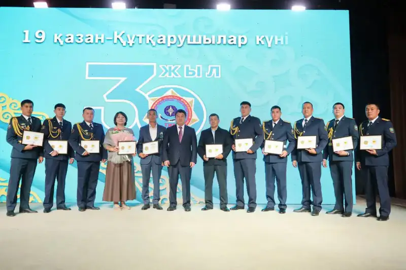 Аким Мангистауской области Нурдәулет Килыбай поздравил спасателей региона с профессиональным праздником (5)